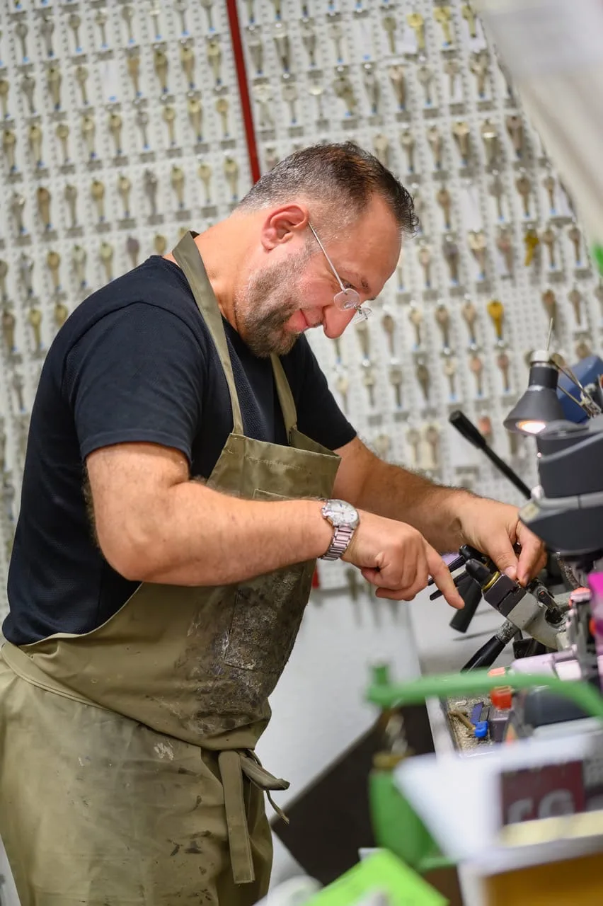 Präzise Schlossarbeit - Fachgerechte Installation